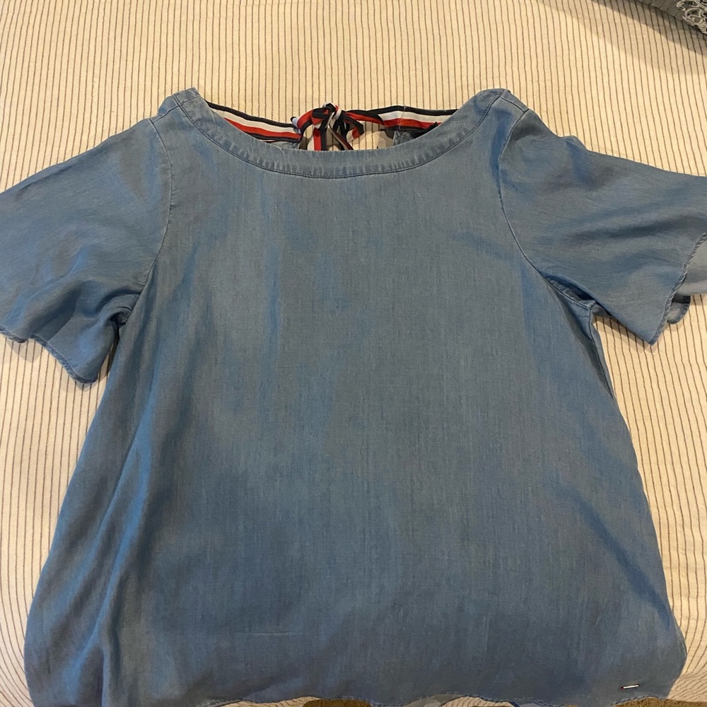 Tommy Hilfiger shirt sleeve shirt with tie in back